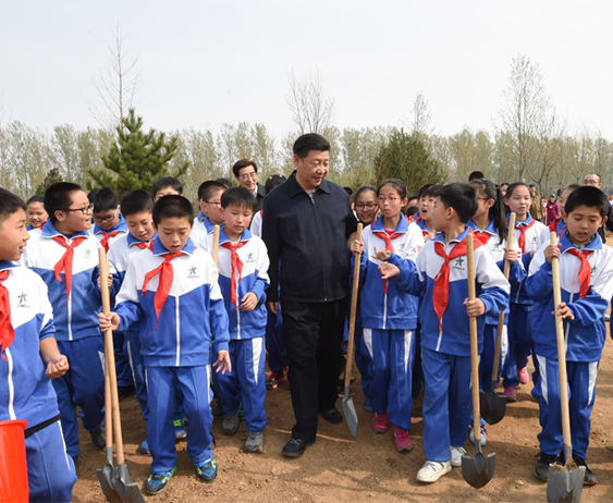 习近平参加首都义务植树活动