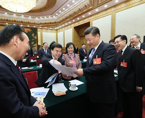 习近平来到四川代表团