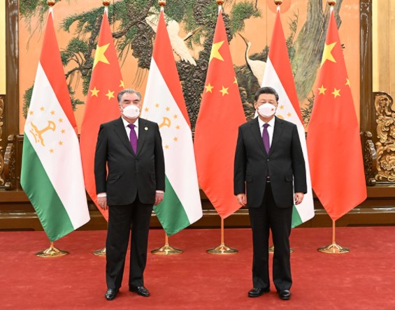 习近平会见塔吉克斯坦总统拉赫蒙 